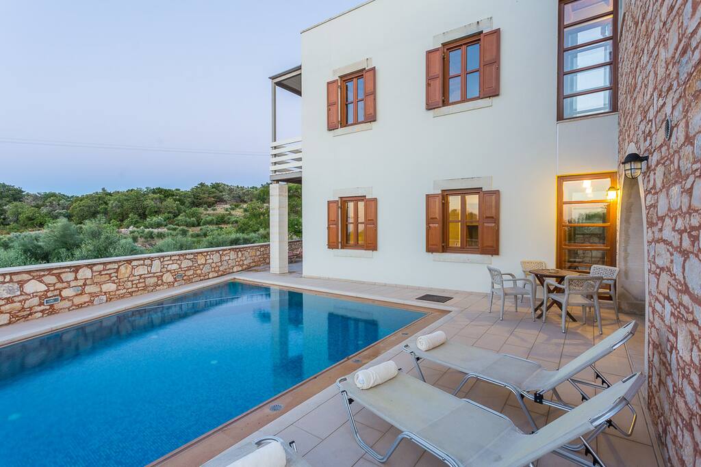 Amazing countryside views from the pool terrace!