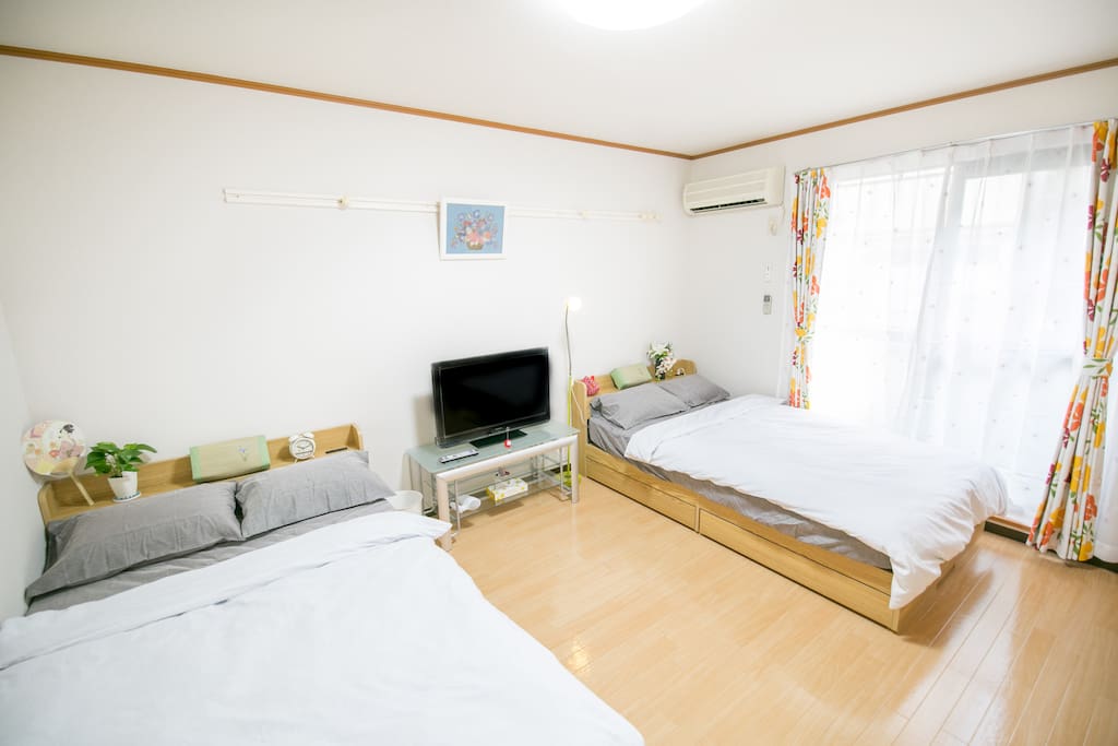 bright and clean bedroom/采光明亮又舒适整洁的房间