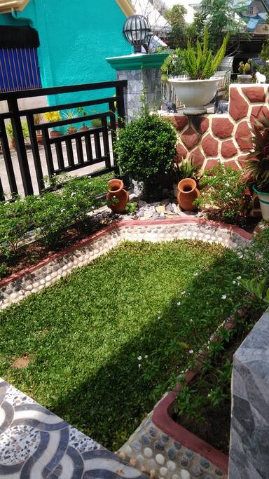 Front porch garden
