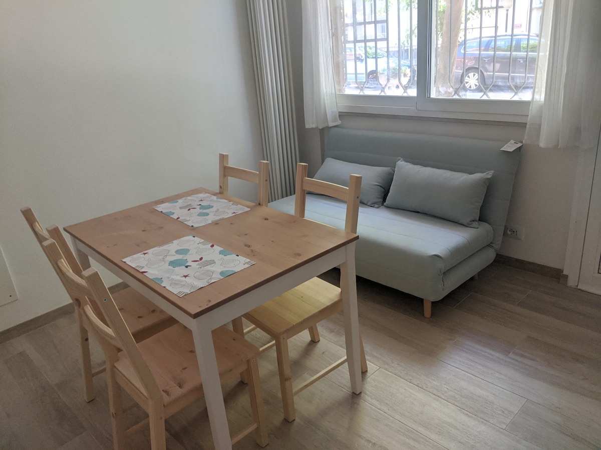 Top performing Airbnb: A little blue house on the beach in Rimini