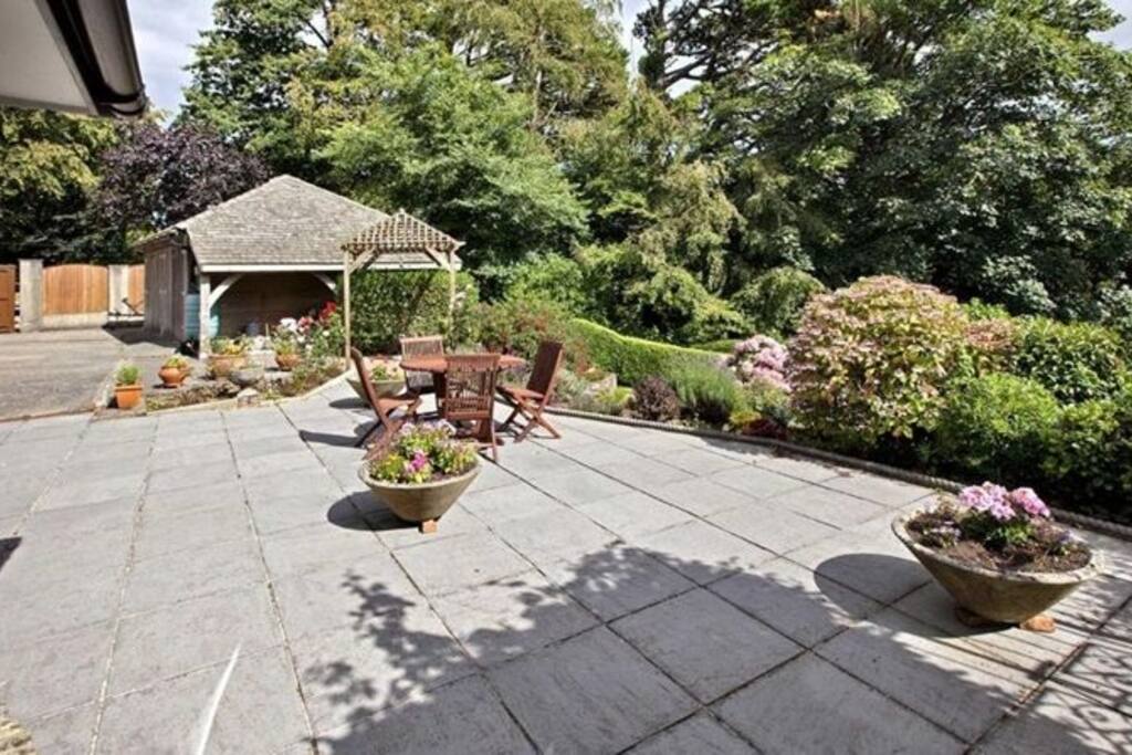 BBQ area now with 15 seater round table