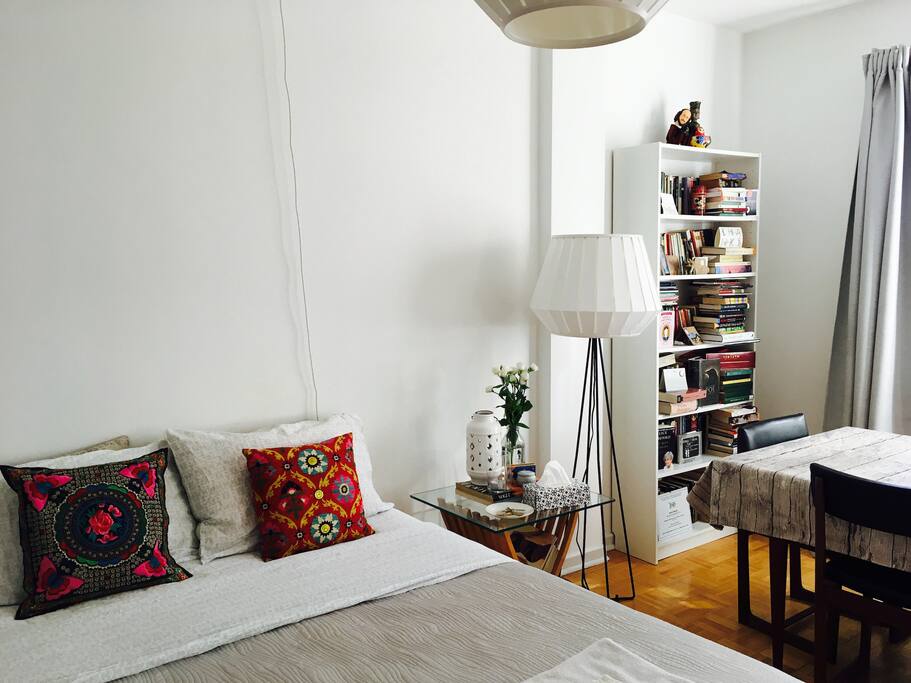 Big, bright, West facing windows.