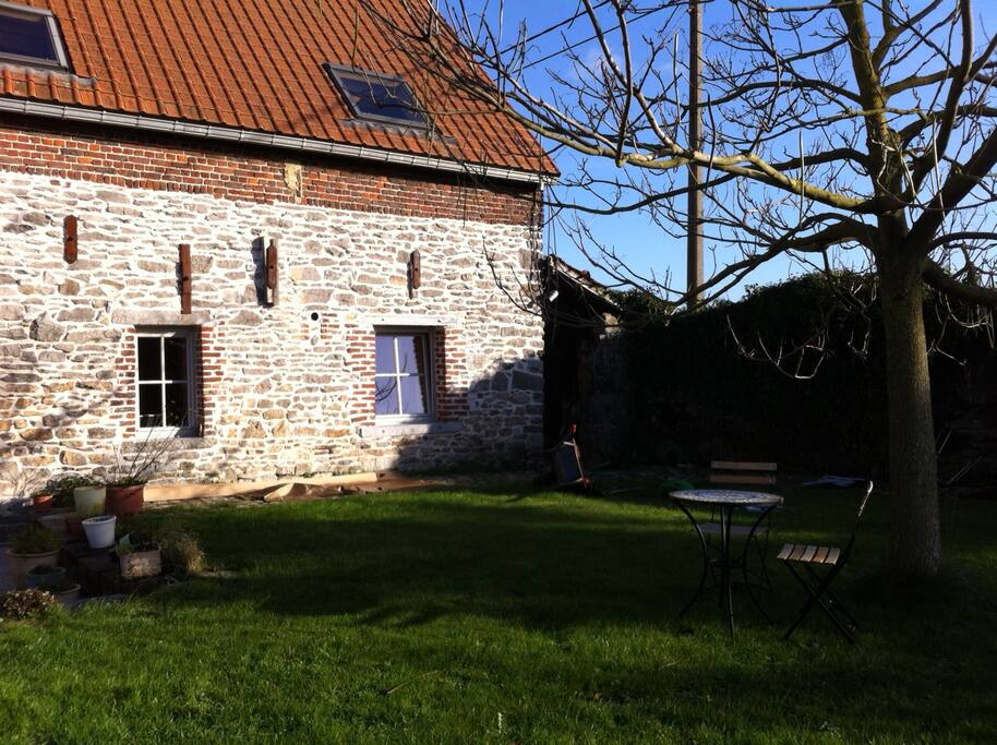 Une autre vue de la façade..des photos de notre intérieur arrivent bientôt.