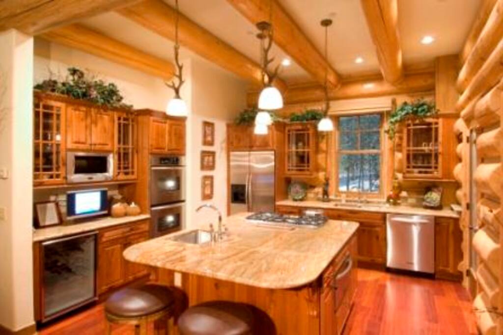 Gourmet kitchen