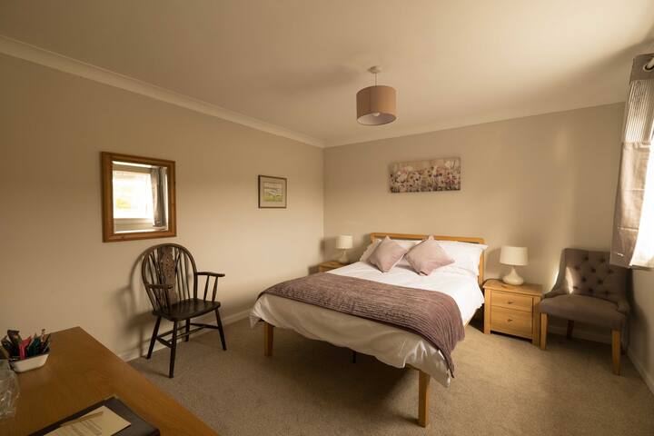Tanera Room 2