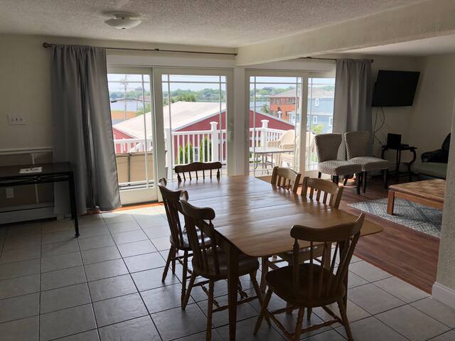 Sea Breeze Inn guest house. Walk to Beach gallery image 5