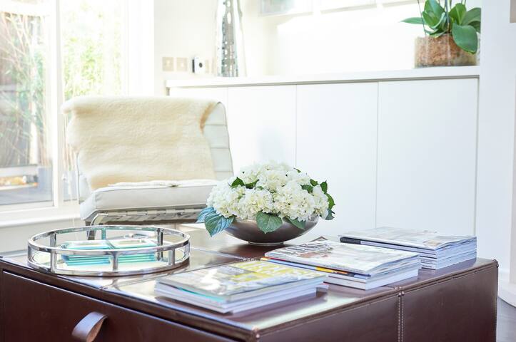 Stunning Luxury Knightsbridge House gallery image 5