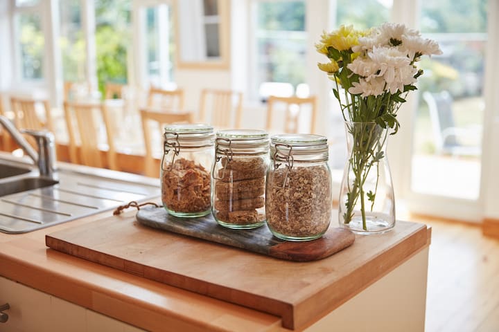 20 mins to Central London – Beautiful Period Home gallery image 3