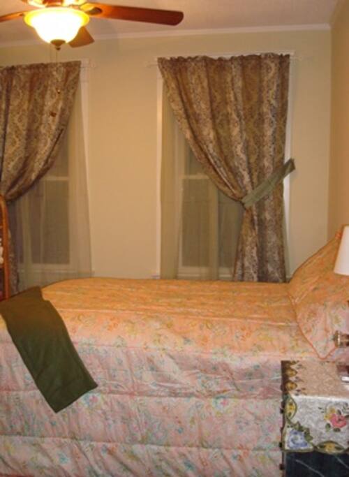 Plush Double Bed (Single Occupancy - Send Request even if time is blocked!)