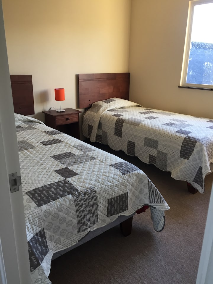 غرفة النوم 2