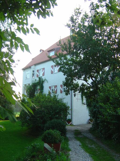 Schloß Eichbichl: Einfahrt