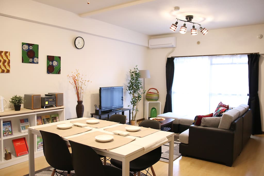 8 mins walk Hakata Station. Perfect place to relax in the heart of the city.