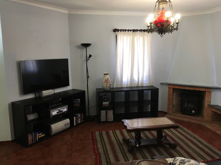 Salone con tv