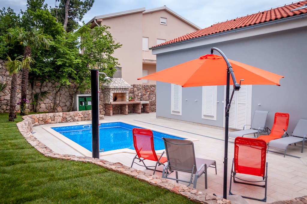 pool