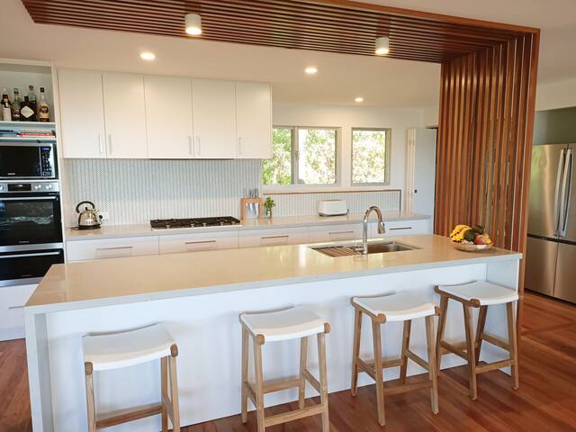 Ocean View Beach House gallery image 3