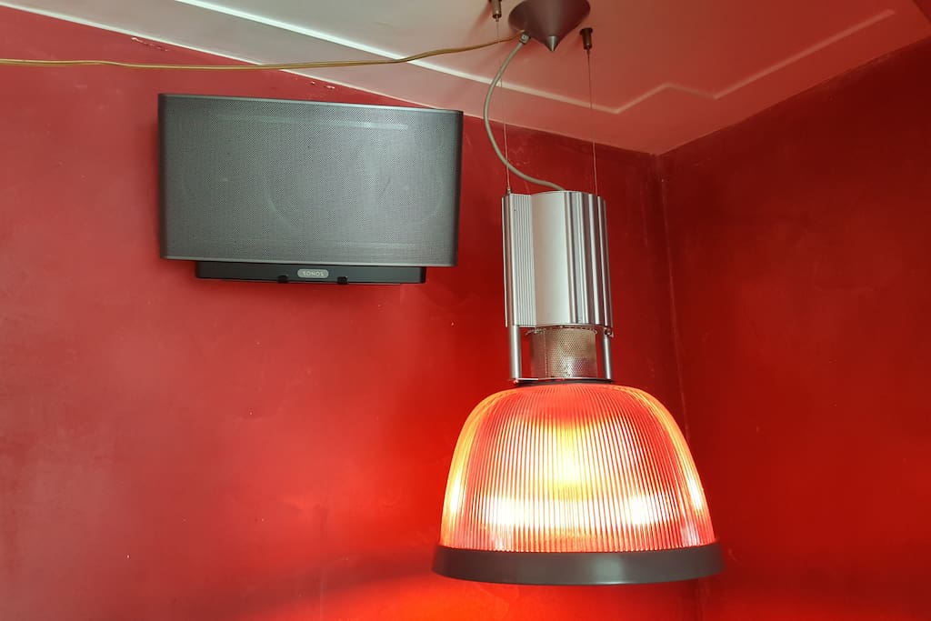 Philips Hue Lightning & Sonos Hifi sound