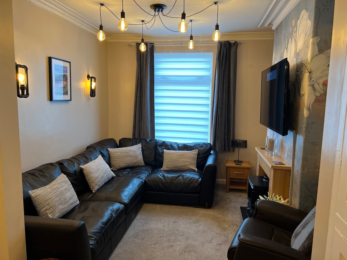 Popular Airbnb listing: Scarborough -Fantastic Location & Great Price. in Newby And Scalby