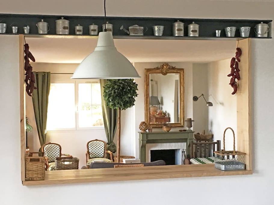 salle à manger vue de la cuisine