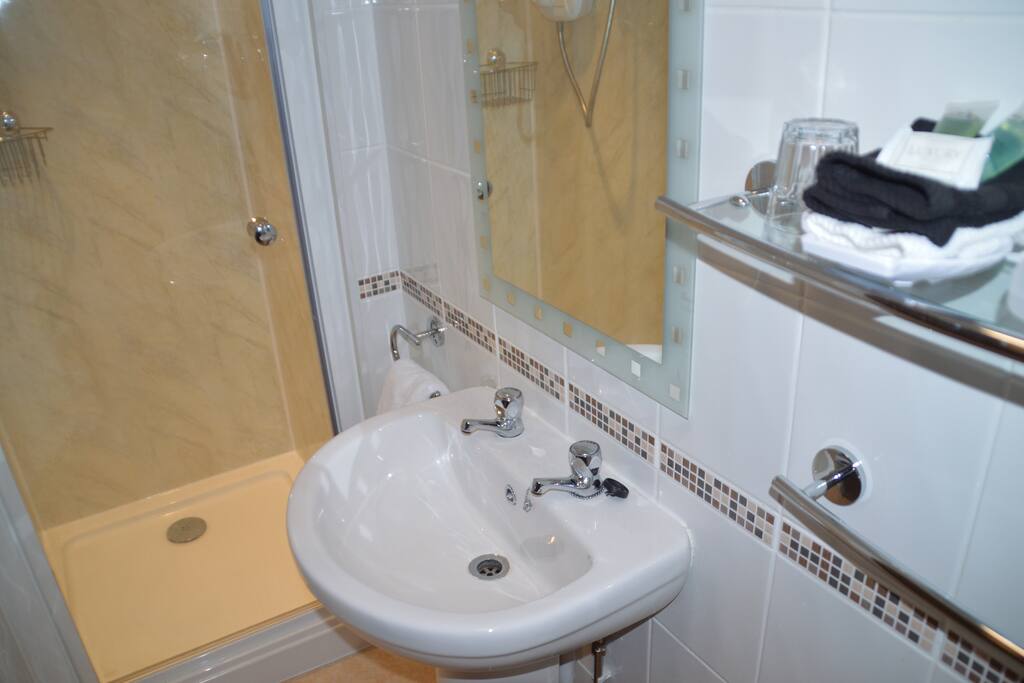 En-suite bathroom