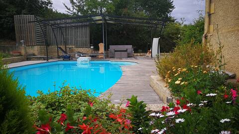 Entire floor, stone house,garden,pool
