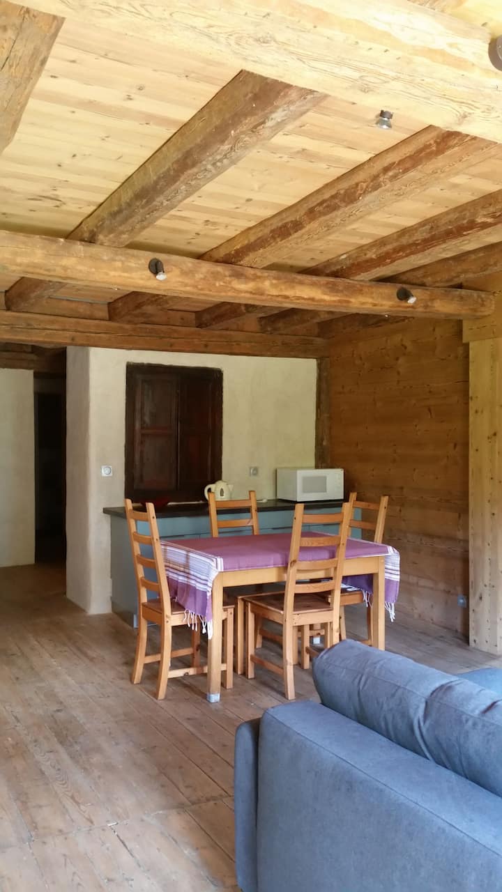 Chalet Des Poètes - 6/8 Personnes Beaufortain - Savoie