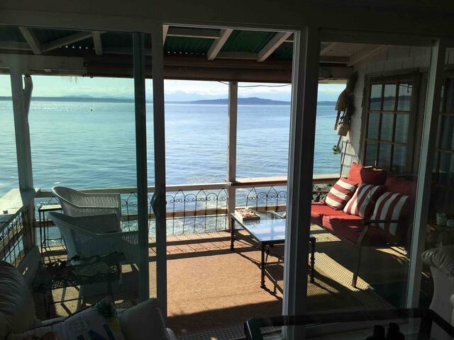Beach house on water. Ocean view. Close to Alki gallery image 2