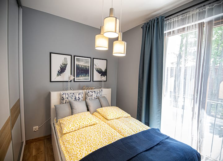 Bigger bedroom with comfortable queen-size bed (140x200 cm) and wardrobe - Luxury Apartment City Center, Old Town, Rail & Bus

THE BEST LOCATION at THE REASONABLE PRICE for WONDERFUL TIME in KRAKOW!

WE'RE A SUPERHOST!