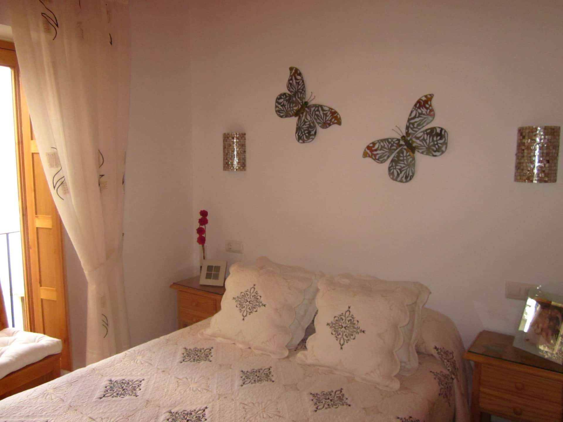 A BEAUTIFUL RENOVATED APARTMENT IN THE OLD CITY