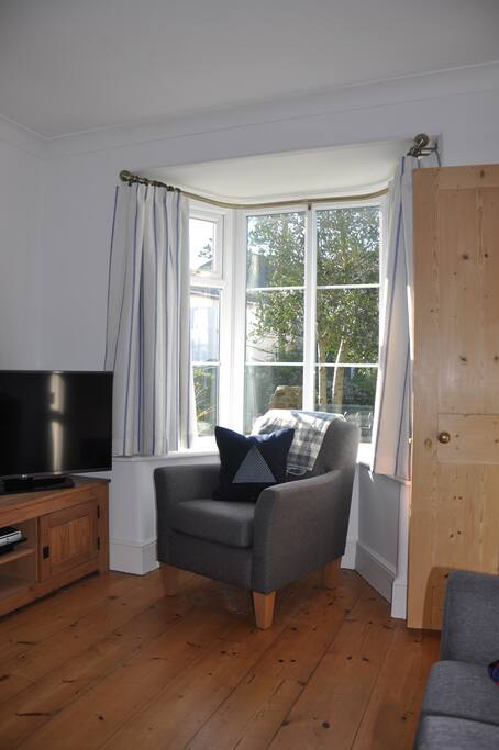 TV, PS3 and wifi included