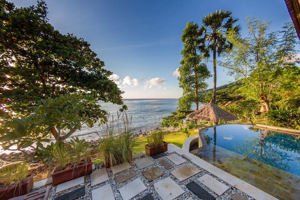 Villa Makara, a bamboo beach house facing Lombok, Abang, Bali, Indonesia, photo 4 of 10