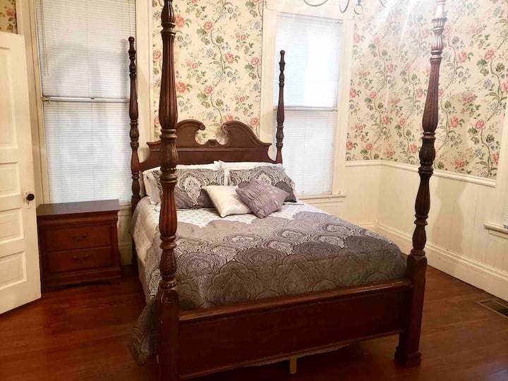Queen bed in master bedroom 