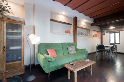 Top Airbnb: Patio del Olivo in Granada