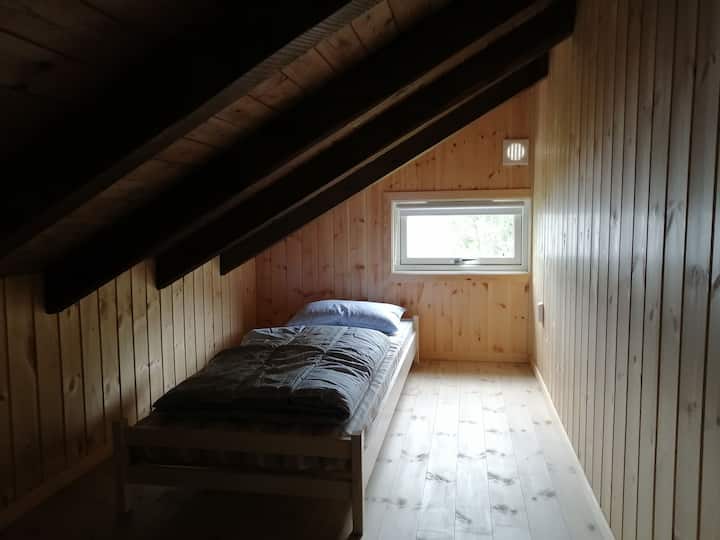 Chumba karibu na roshani