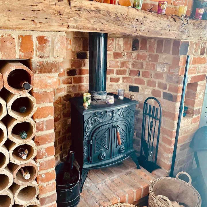Unique Cottage Steps From The Beach & Waterfront - West Mersea