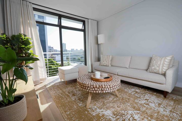 The Seapoint Mountain View Apartment gallery image 4