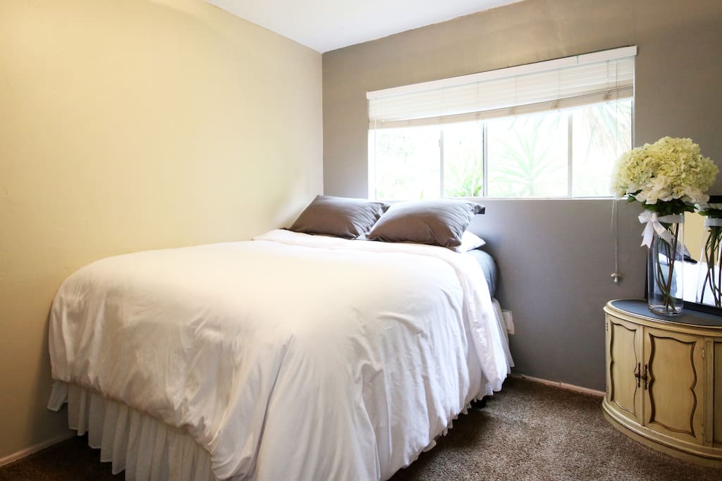 Light and bright and also has room darkening blinds for your comfort.