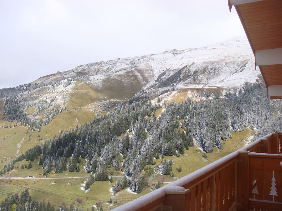 vue vallée sur la saulire / courchevel