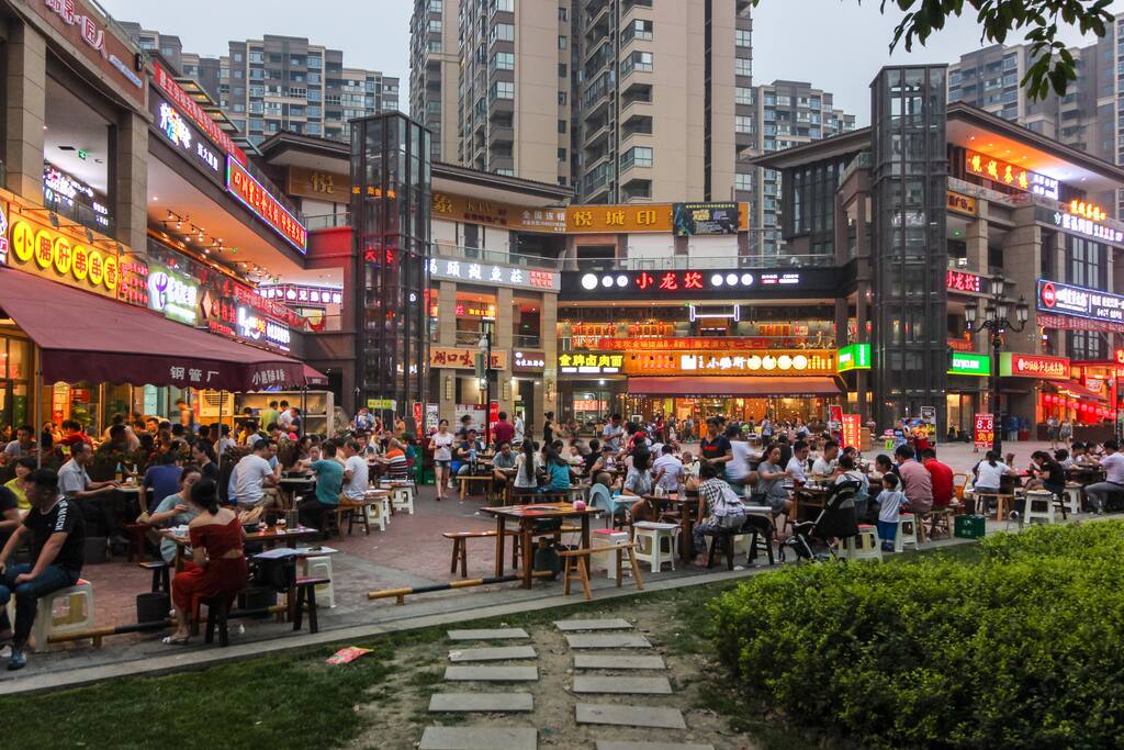 小区对面用餐店铺