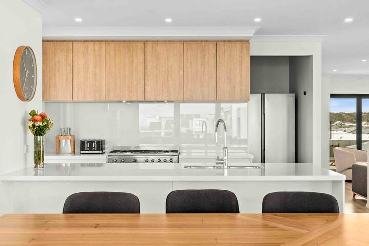 Surfcoast Torquay Beach House gallery image 3