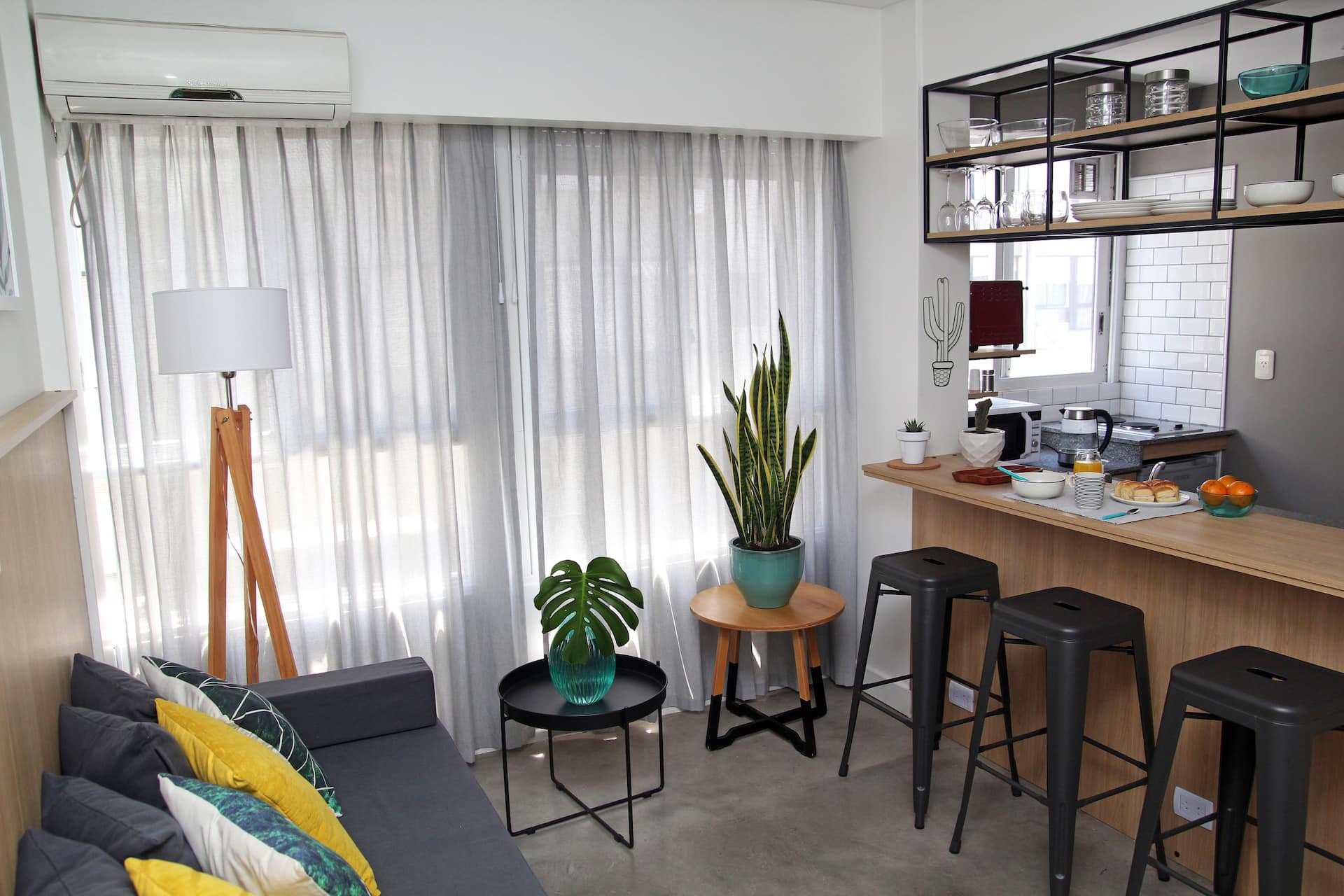Apartamento de dois ambientes reformado em Monserrat