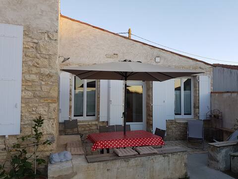 Typical village house +6 bikes, 4* rental