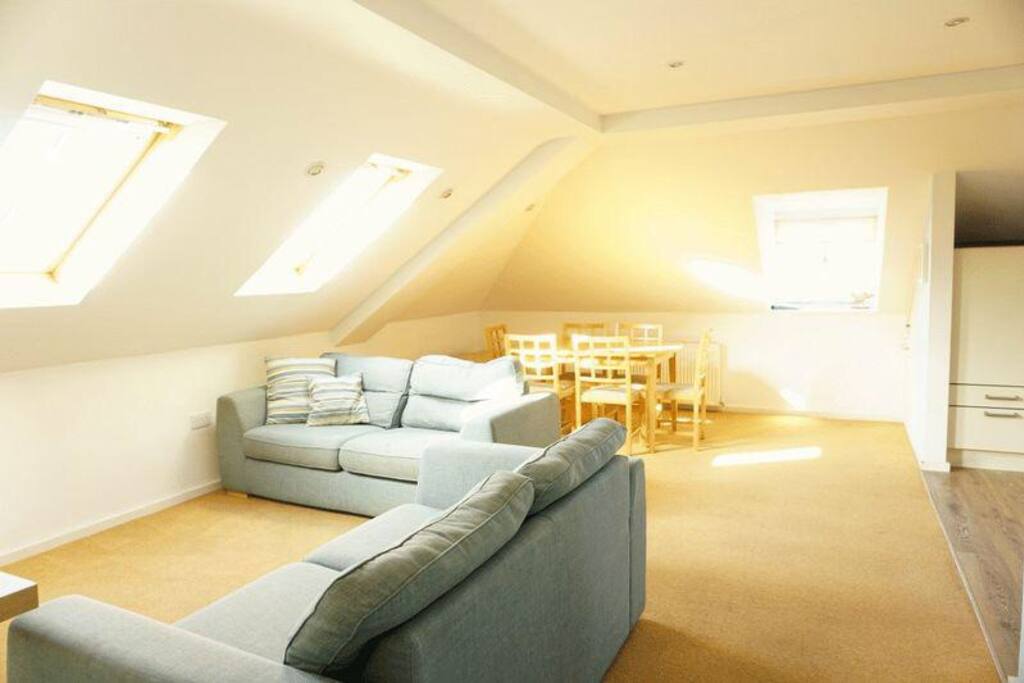 Living and dining area - Light and airy