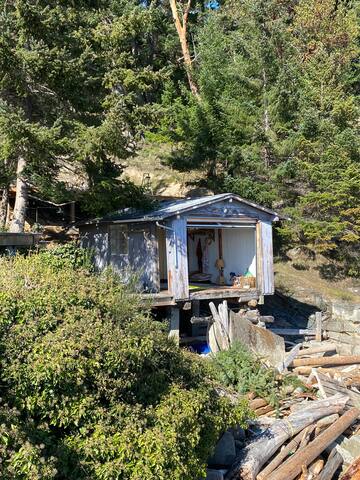 Waterfront Escape Galiano gallery image 5