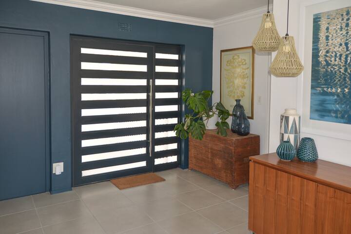 ✱Vacation Rental*Luxury Modern House✱ Cape Town gallery image 5