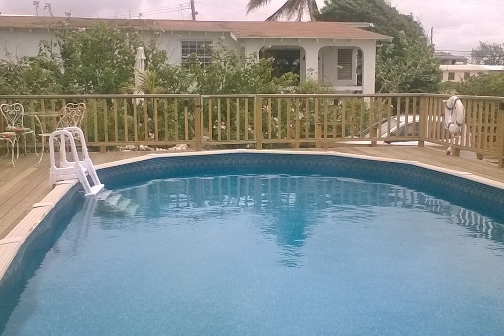 A 30 foot swimming pool is in the back garden