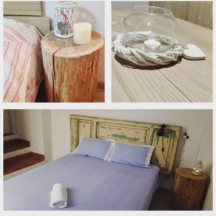 Segundo dormitorio doble con baño de servicio (sin ducha).