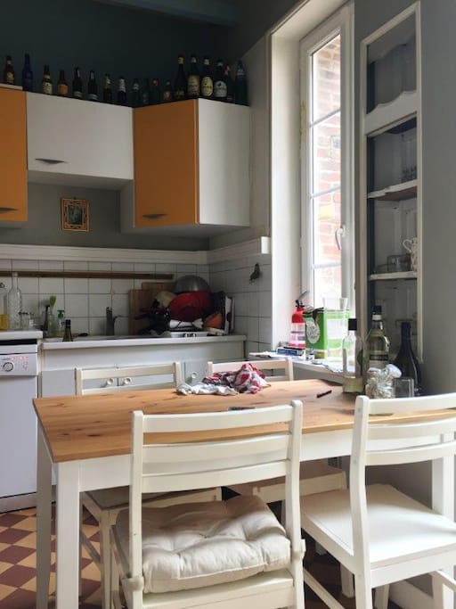 cuisine A&E (plaques, four, hotte, lave-vaisselle, lave-linge..)