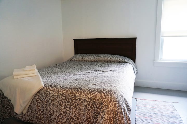 卧室01 ，标准双人床