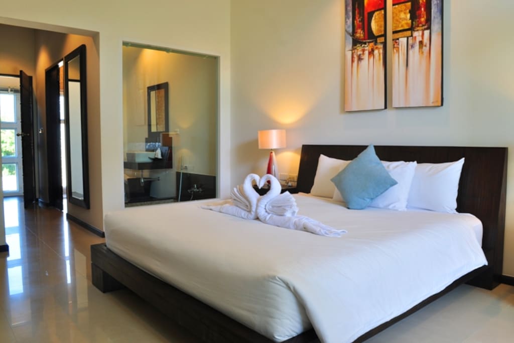 King Size Bed with Peaceful Area in Private.