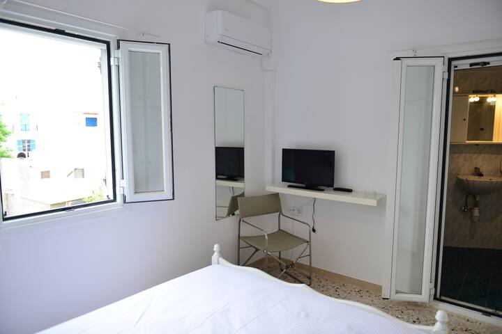 Peter’s home gallery image 2